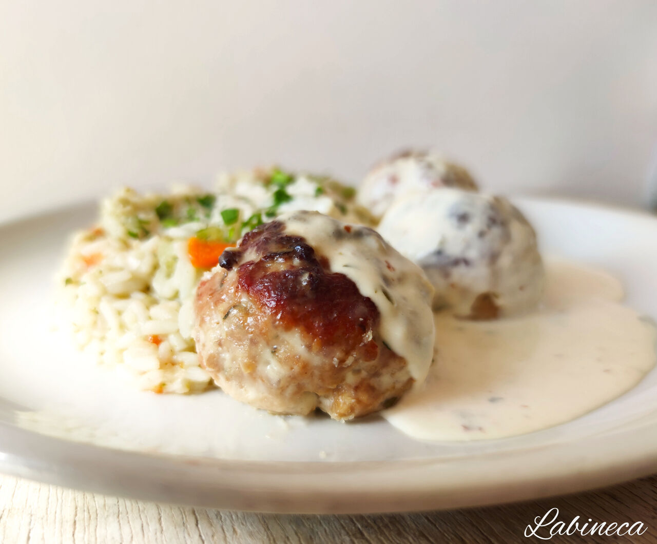 Pureće okruglice u camberbert umaku