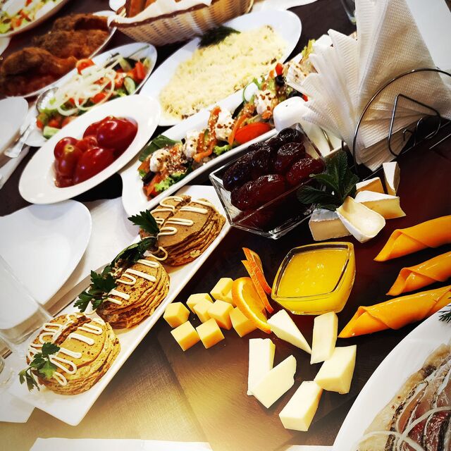 Святковий стіл для вашого свята✨