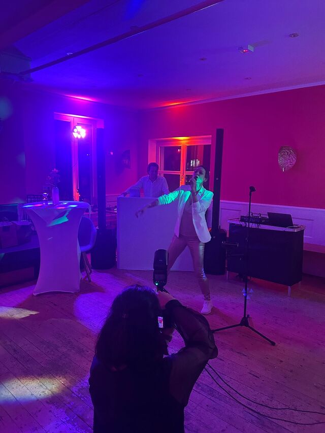 Live Act & Party im Kaminzimmer