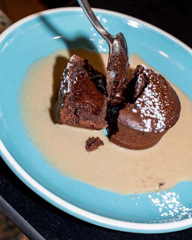 Ce fondant au chocolat ne fera surement pas fondre nos kilos en trop! Mais qu'importe, s'il nous fait fondre de plaisir.
