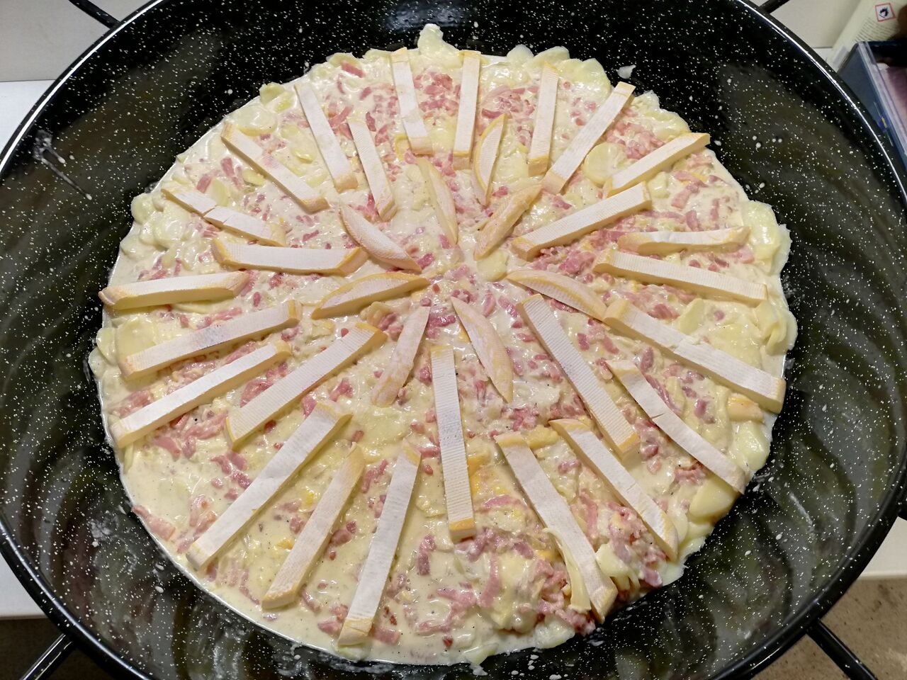 Tartiflette service traiteur avec pret du matériel pour réchauffer 