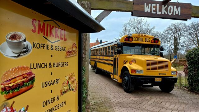 Toertochten met originele Amerikaanse schoolbus.