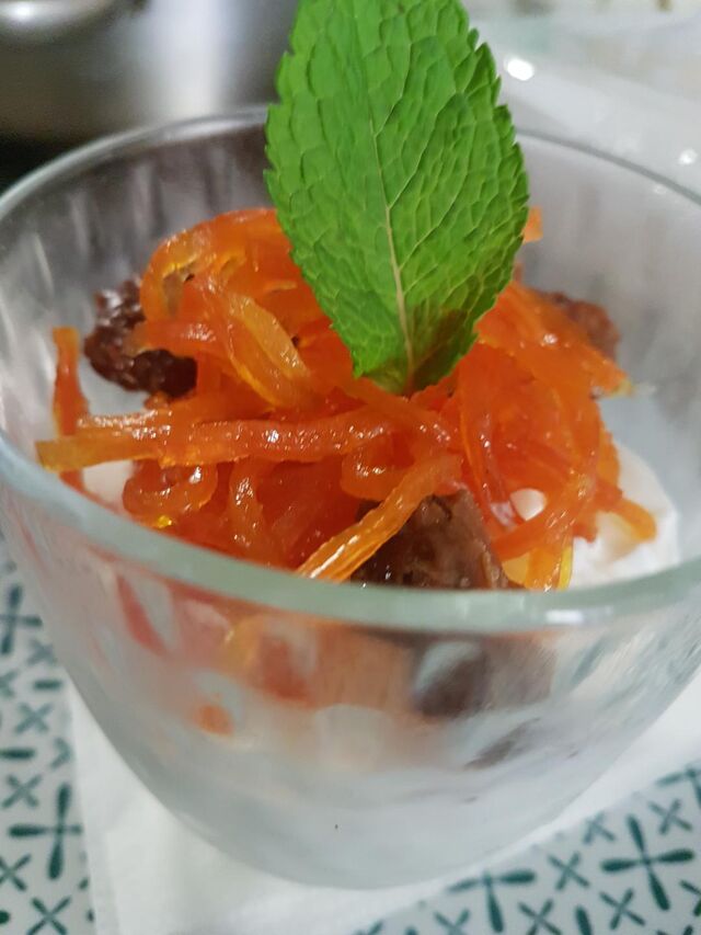 Mousse de fromage blanc carotte confite amandes caramélisées