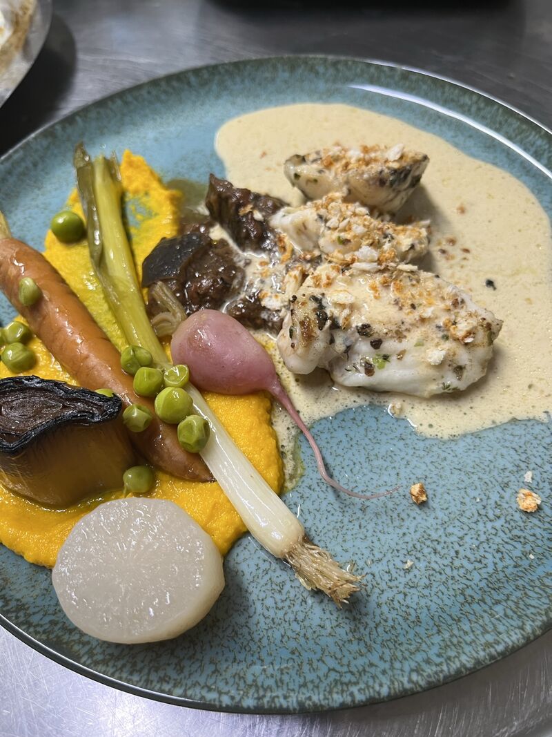 Médaillons de Lotte aux Algues et sauce vin blanc 