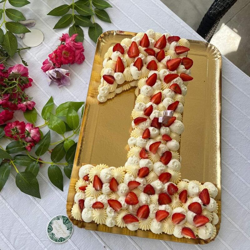 Number Cake ou Letter cake 12 parts 46 € (plusieurs parfums possibles)