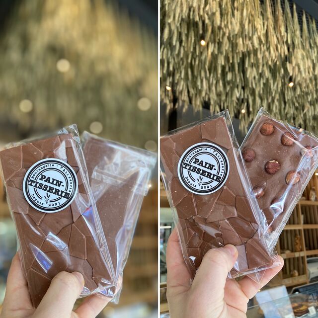 Nos tablettes au chocolat au lait 36%:
- nature
- noisettes