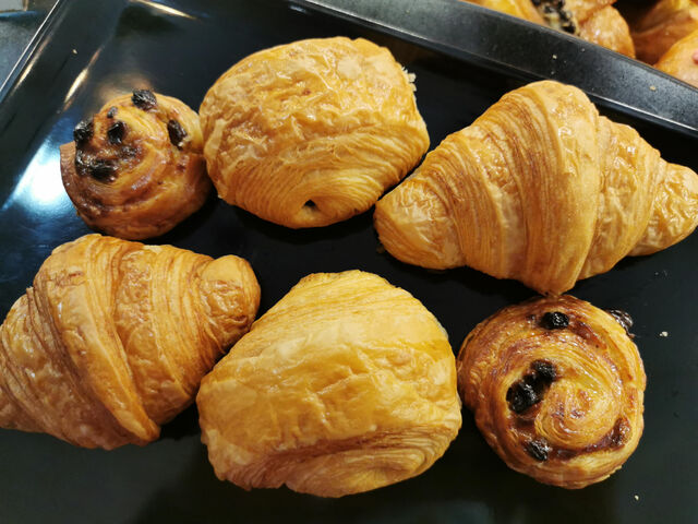 Assortiment de mini viennoiseries.