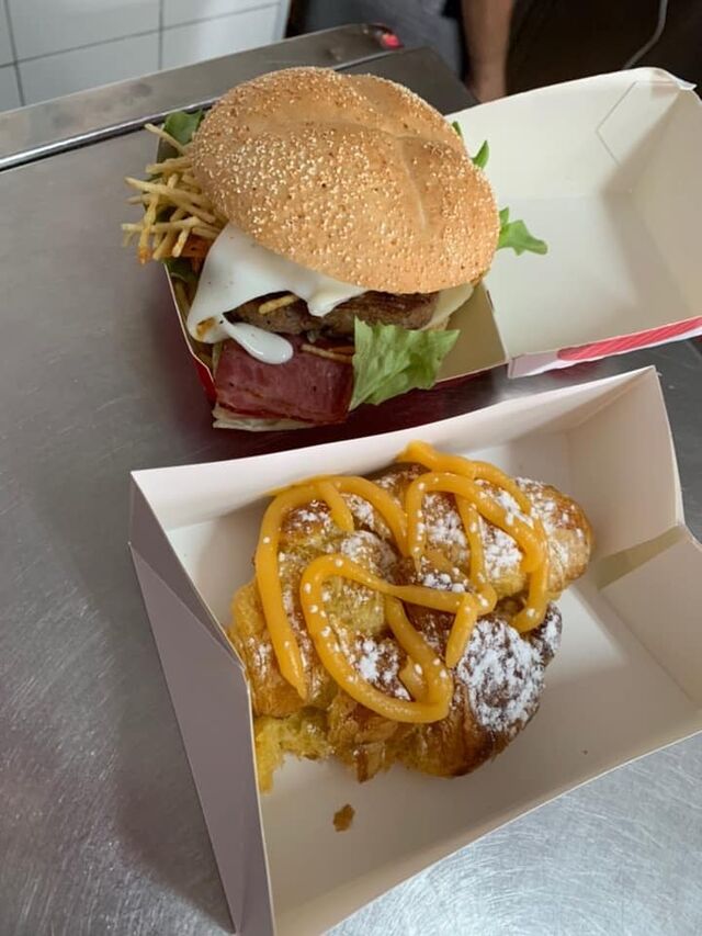 Hambúrguer e Croissant, combinação perfeita!
