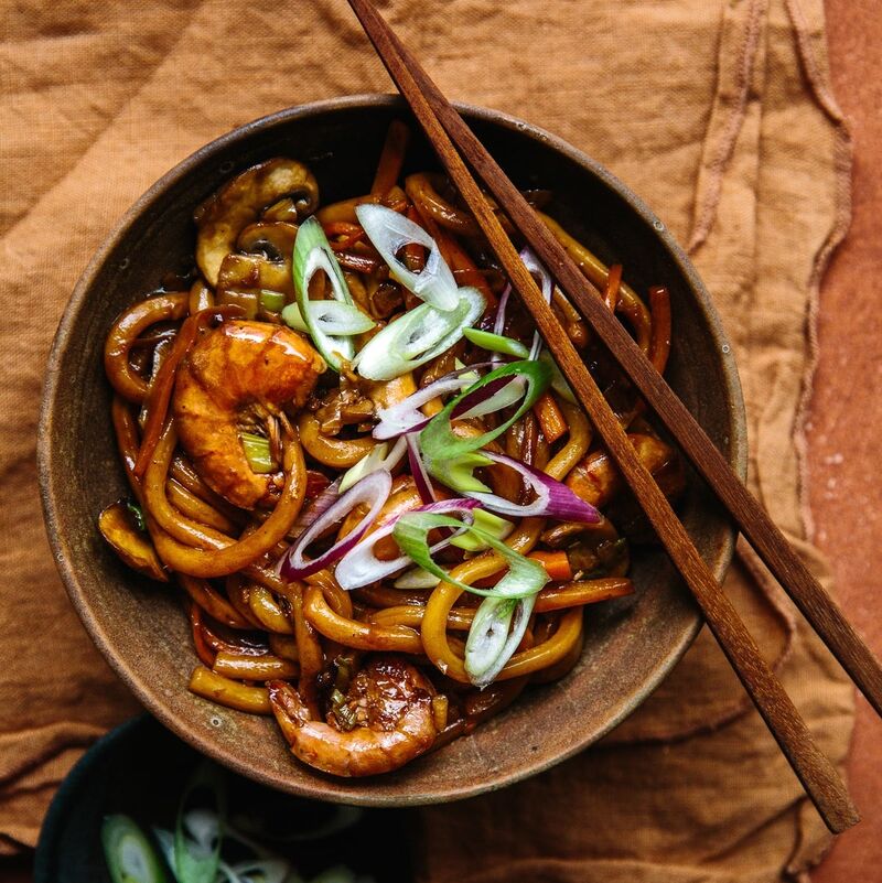 Gebr. Udon mit Garnelen 15,80€ mit Rindfleisch 14,80€ + Spiegel Eier 1,00€