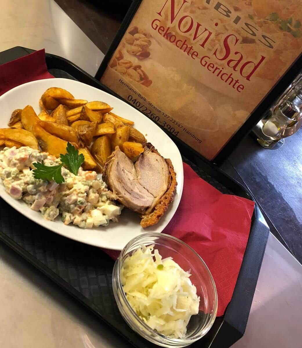 Gerollter Schweinefleisch + Beilagen kl. 10,90€ Gr. 14,90€