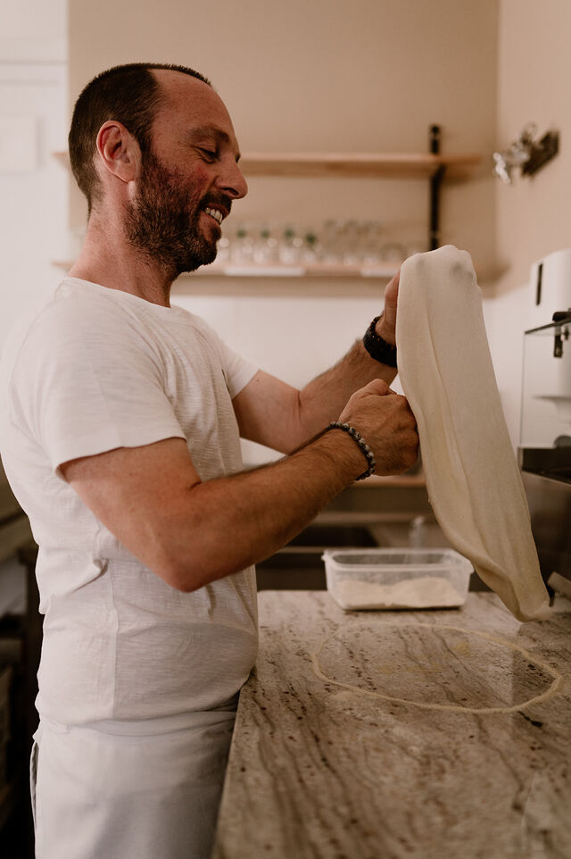 Une pâte travaillée à la main..