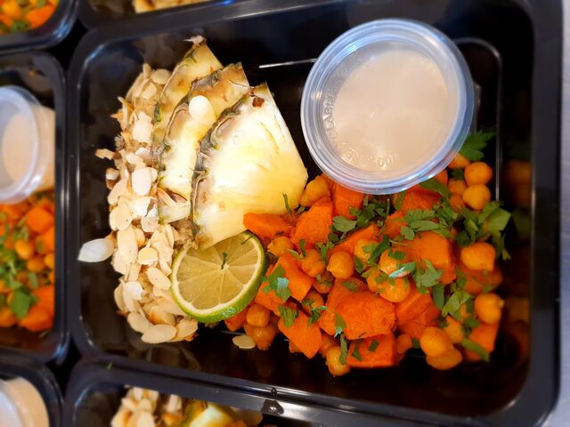 Buddha bowl z sosem tahini