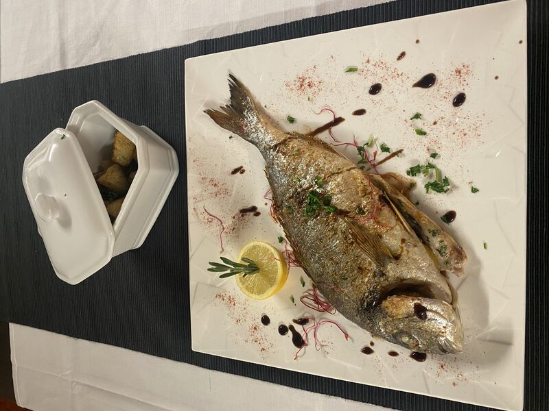 Dorade , pommes de terres sautées 