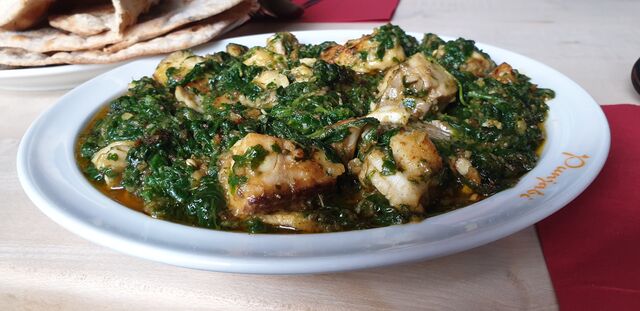 Machli Palak - Seelachsfilet mit Blattspinat, Ingwer, Knoblauch