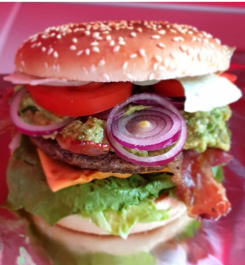 Guacamole Burger mit Bacon