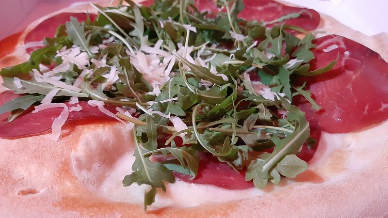 LIGHT... Bufala, brasaola, rucola e grana