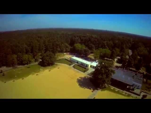 Piękna baza noclegowa ,camping ,pole namiotowe zapraszamy. Dla grup zorganizowanych całodzienne wyżywienie.