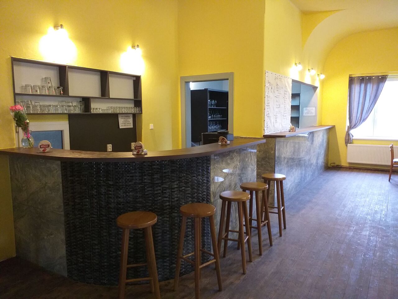 taneční sál - bar