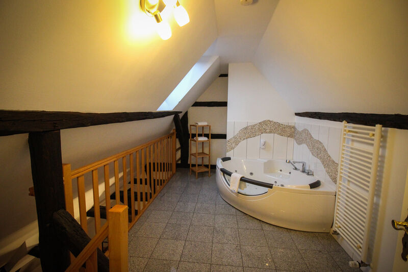 Doppelzimmer auf 2 Ebenen mit Whirpool-Badewanne Jacuzzi