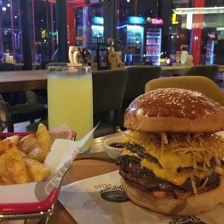 Burger Üstü Burger Deneyimi