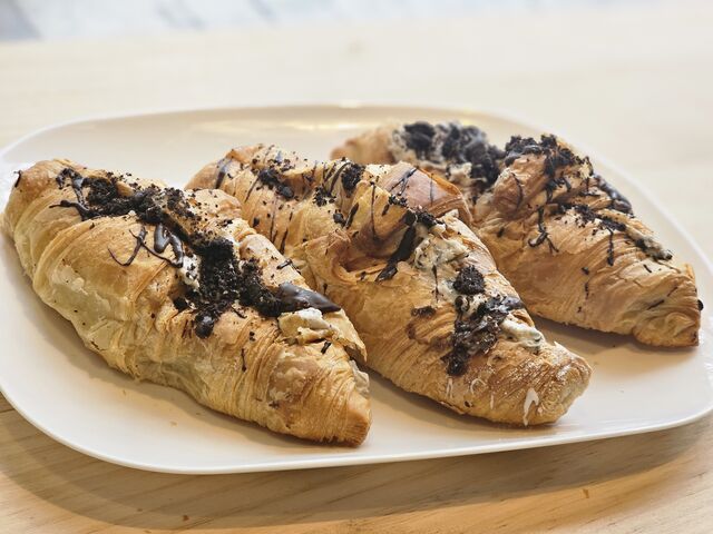 Croissant relleno de oreo