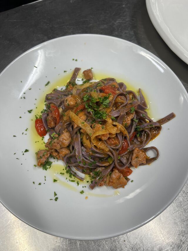 TAGLIATELLE AL VINO ROSSO 