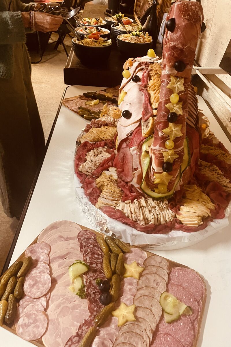 Buffet froid sur présentoir 