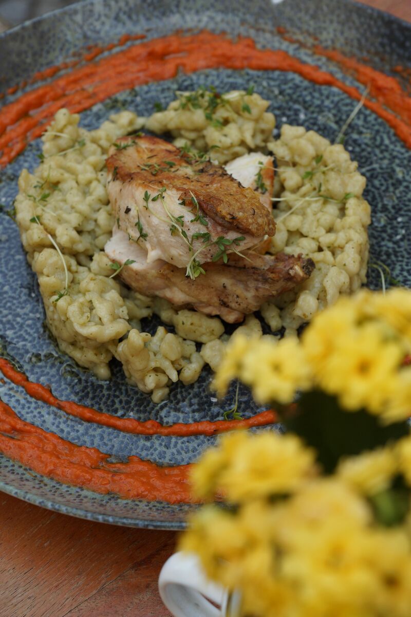 CHICKEN SUPREME ON PAPRICA