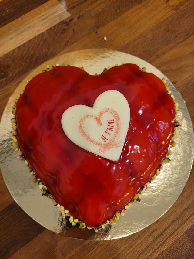 MOUSSE entremet framboises insert pistache