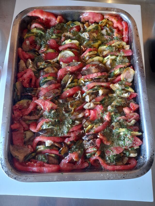 Le tian aux saveurs d’été avec sa sauce aromatisée de basilic,persil origan fait sa nouveauté comme accompagnement.
