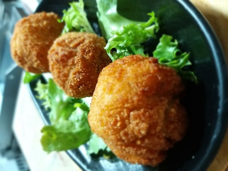Croquetas caseras de jamón, pulpo y chipirones