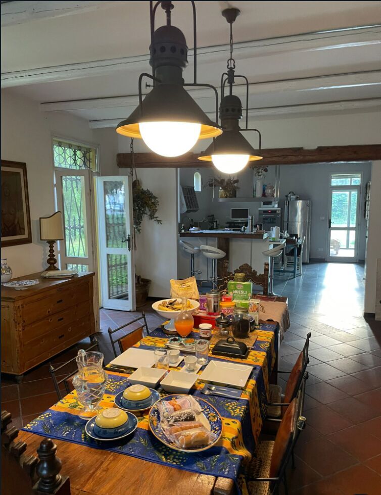 Breakfast Room: ready to serve