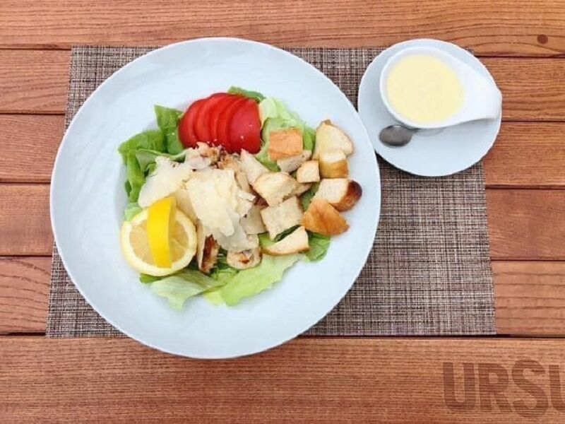 Salata cu Piept de Pui