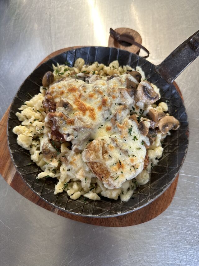 Schweinefilet Pfanne mit Rahmspätzle
