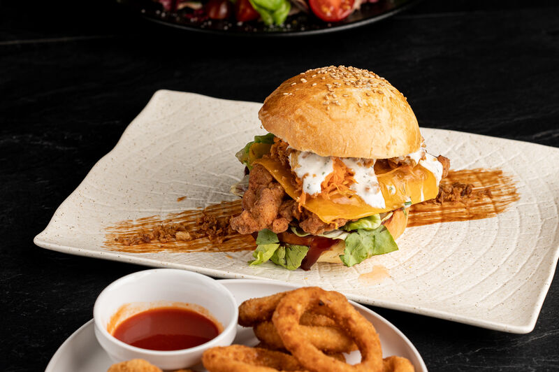 Crispy chicken burger