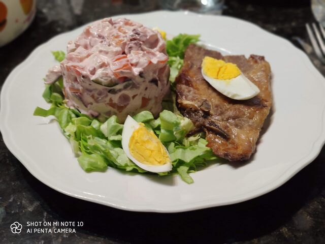 salades macédoine poulet frit