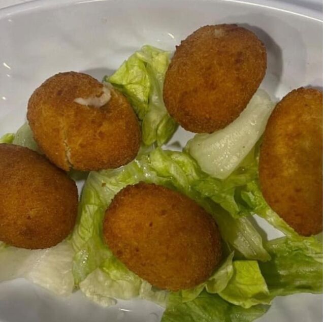 CROQUETES (CHICKEN, TUNA, BLUE CHEESE AND GOAT CHEESE)