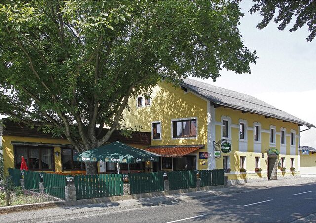 Blick auf den Gastgarten