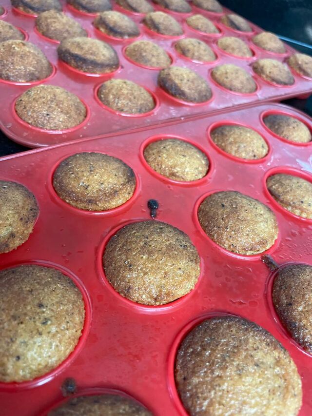 FINANCIERS AUX AMANDES...............