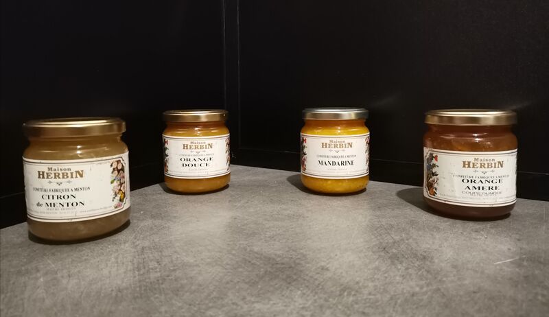 confiture 230g=citron de Menton=5.50€, orange douce et orange amère = 5.80€ le pot, mandarine=7.10€ le pot