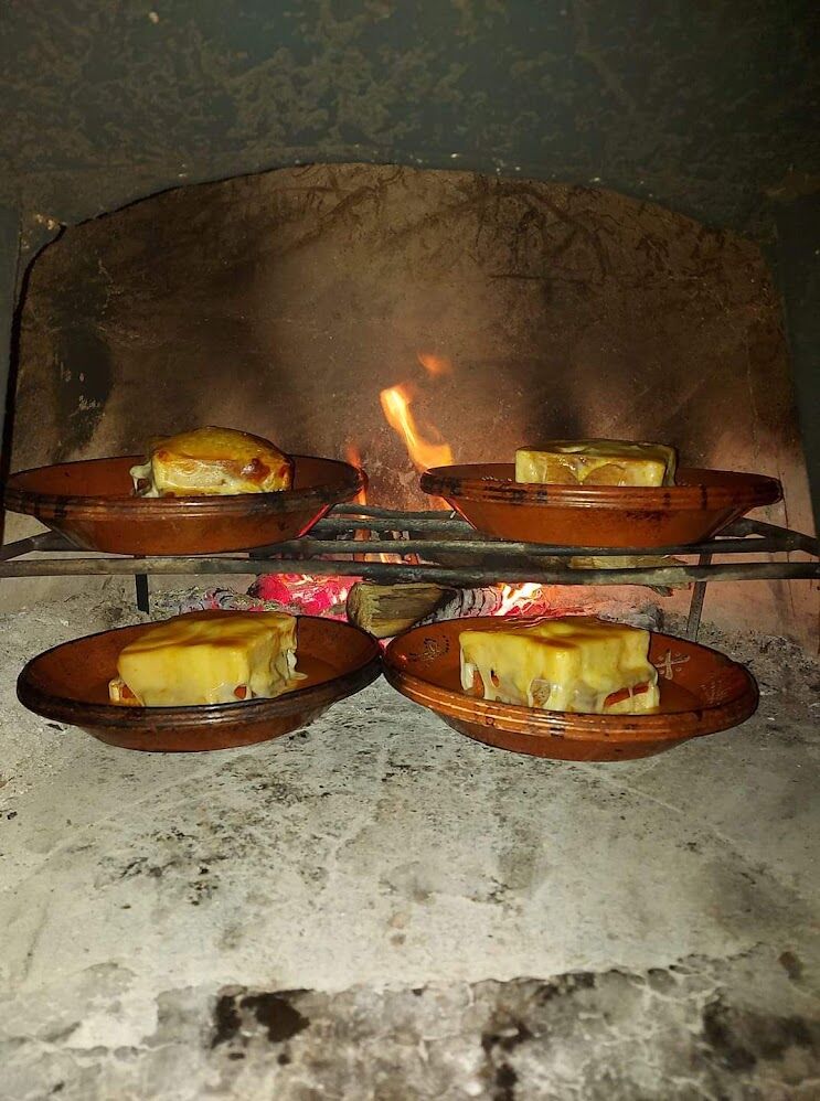 Francesinhas no forno a lenha