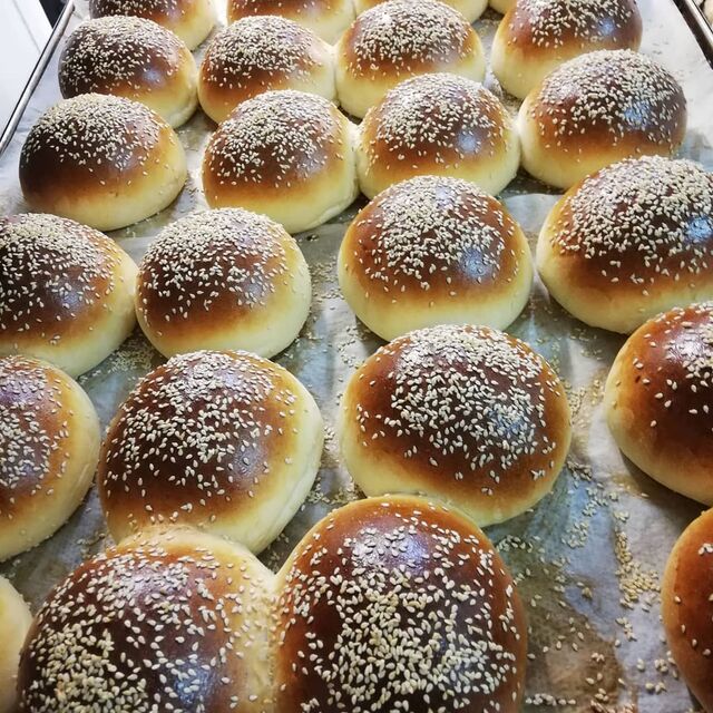 Nemate ideju za sutrašnji ručak. Burger party - samo u vašoj omiljenoj pekarnici.