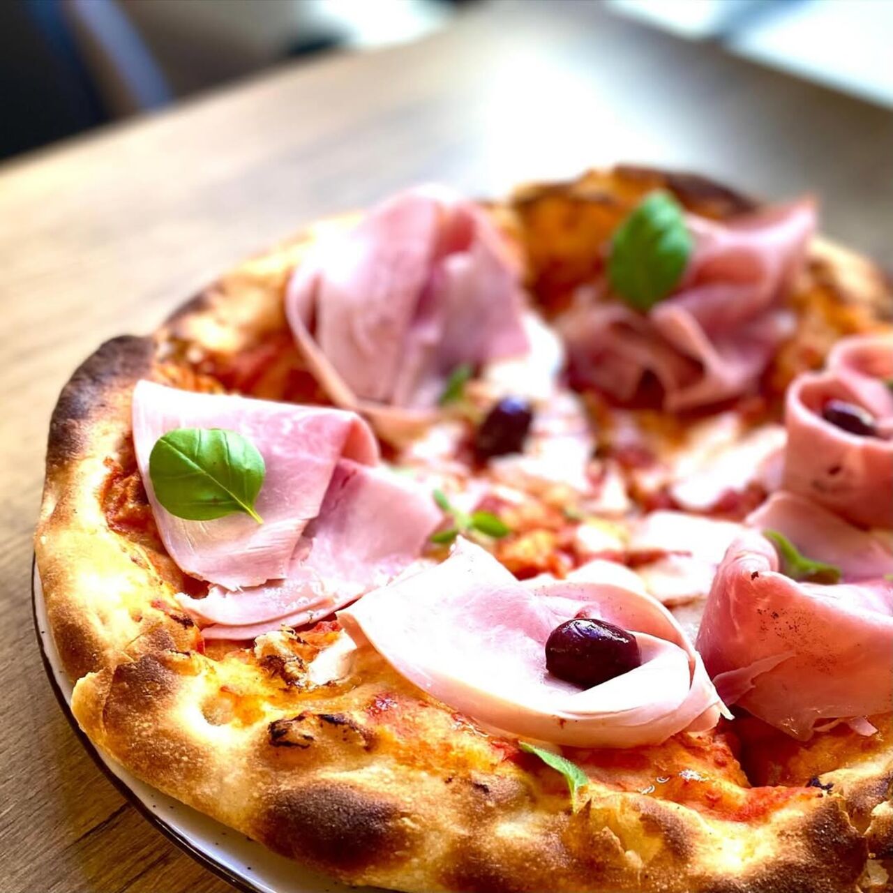 Pizza s prijateljskim potpisom