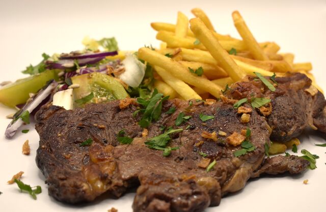 Retour du boucher / frites, salade