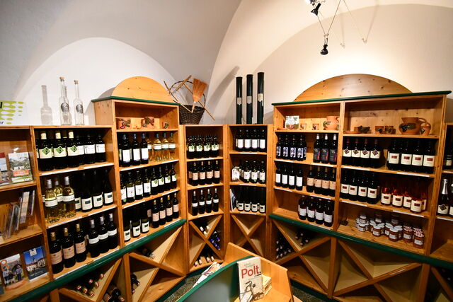 eine kleine aber feine Auswahl von Qualitätsweinen von regionalen Winzern