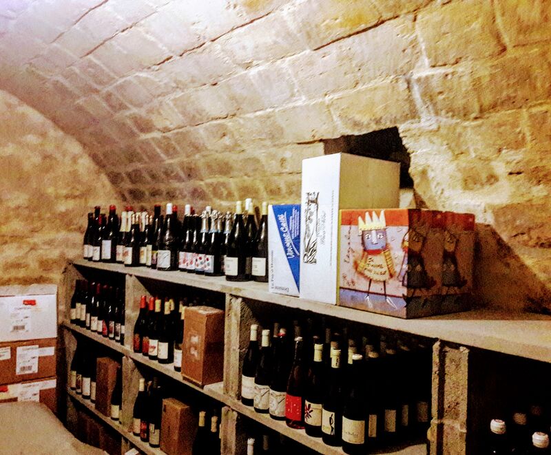 La cave de vin nature du restaurant à Chantilly