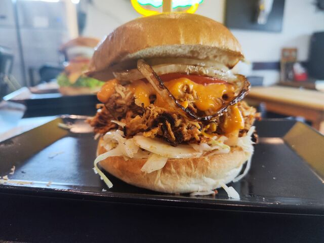 Pulled Chicken Burger