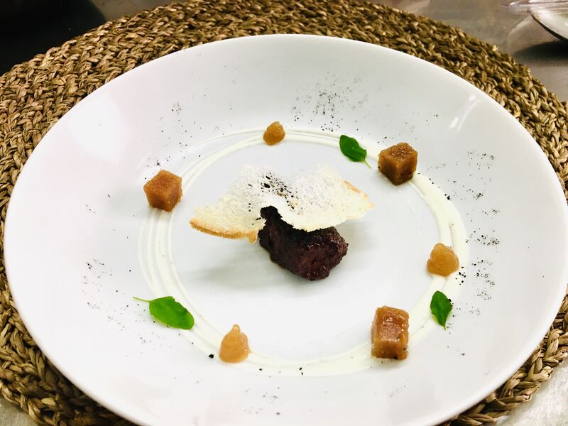 Porrusalda con morcilla y membrillo (nuestros menús semanales varían según el chef )