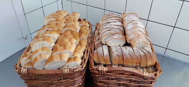 Ofenfrisches Baguette sowie Ciabatta!! :)