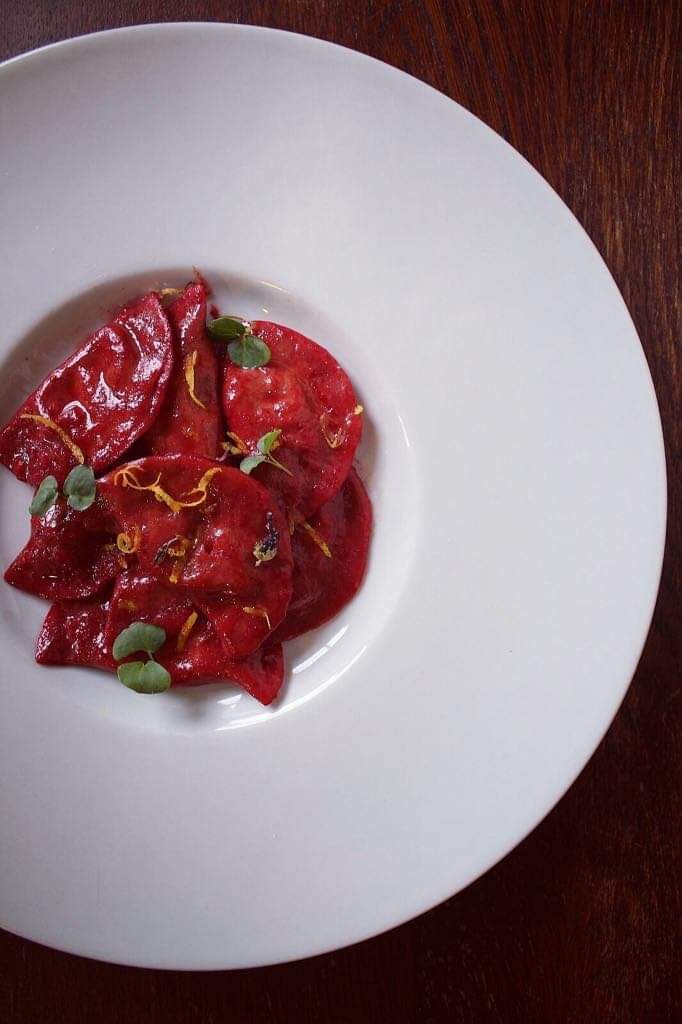 Ravioli rossi con foie gras d anatra